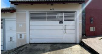 Casa com 2 dormitórios  REF- 2390